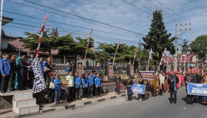 Puncak Peringatan Hari Sumpah Pemuda Ke-97, Dimeriahkan Pawai Pakaian Adat