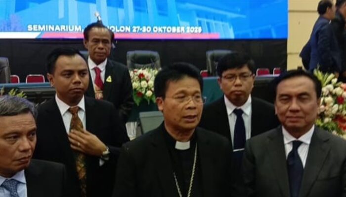 Ephorus HKBP Serukan Tutup TPL