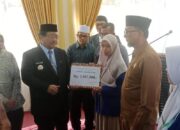 Salurkan Bantuan Belajar Mahasiswa, Bupati Ingatkan Jangan Salah Sasaran