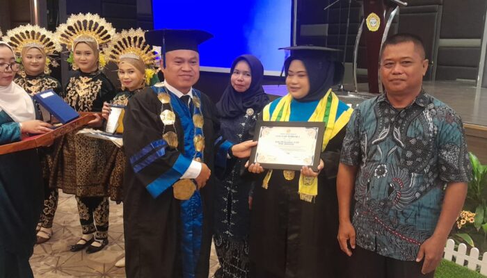 STKIP Amal Bakti Wisuda 84 Lulusan