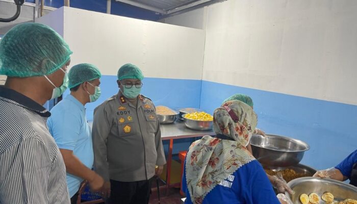 Jaga Kebersihan Dapur Dan Makanan, Kapolres Sibolga Sidak SPPG