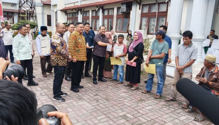 Bank Aceh Salurkan Zakat, Bupati Agara Apresiasi Dukungan Dinas Koperasi