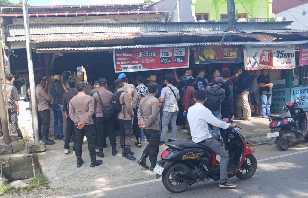 Keluarga Tergugat Protes Keras Saat Tim PN Gunungsitoli Lakukan Konstatering