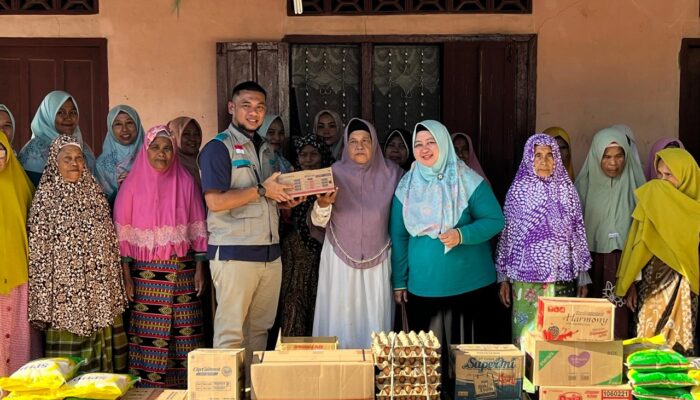 Semarak HLN Dan Hari Sumpah Pemuda, PLN UID Sumut Bantu Warga Kurang Mampu