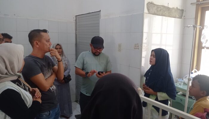 Anggota Dewan Sambangi Keluarga Pasien Keluhkan Layanan RSUD Muda Sedia