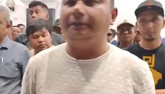 Bakhtiar Ahmad Sibarani Tantang Bupati Tapteng Soal Kantor Bupati Mangkrak