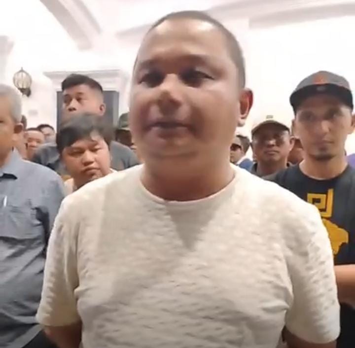 Bakhtiar Ahmad Sibarani Tantang Bupati Tapteng Soal Kantor Bupati Mangkrak