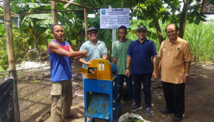 Tim PKM Polmed Hadirkan Mesin Pencacah Pakan Untuk Peternak Bebek Di Dusun Pondok Miri