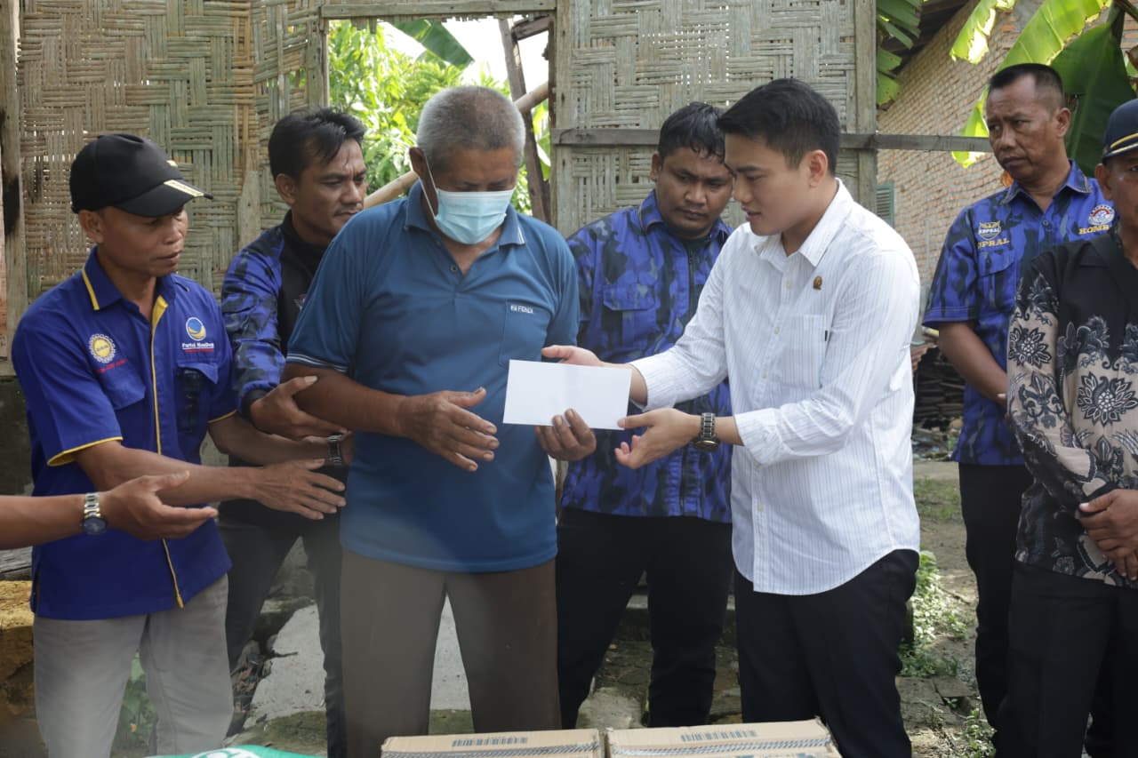 Bung RA Terus Tunjukkan Perhatiannya Bantu Warga Langkat Tertimpa Musibah