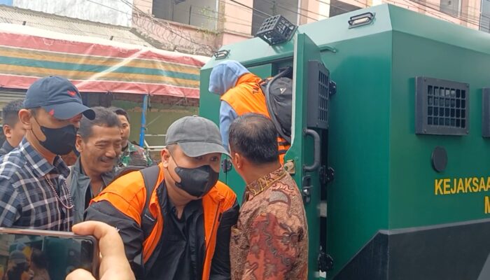 Topan Datang Ke PN Medan Gunakan Mobil Tahanan Kejaksaan