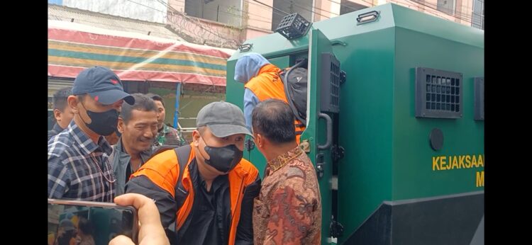 Topan Datang Ke PN Medan Gunakan Mobil Tahanan Kejaksaan
