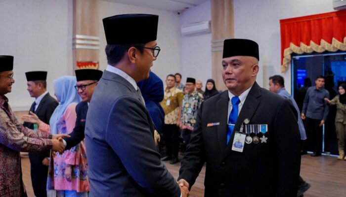 Rico Waas Lantik Tiga Pejabat Eselon Dua, Rakhmat Harahap Dicopot Dari Kasatpol PP