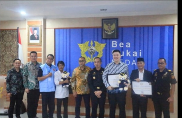 Bea Cukai Medan Beri Penghargaan Kepada Mitra Kerja Dan Pegawai Terbaik 2025