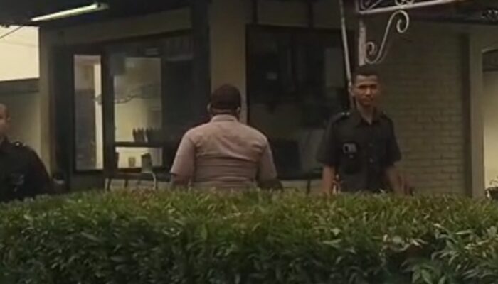 Akses Utama Ditutup, Aktivitas Dosen, Pegawai Dan Mahasiswa Universitas Darma Agung Terhambat
