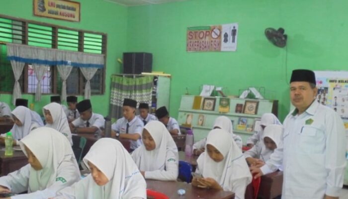 Siswa MTsN 3 Medan Antusias Ikuti Uji Kemahiran Berbahasa Indonesia
