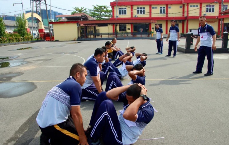 Polres Pelabuhan Belawan Laksanakan Tes Kesamaptaan Jasmani Dan Ujian Beladiri Polri Berkala