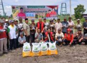 Reses Di Karang Anyar Deli Serdang, Sutarto Serahkan Bantuan Bibit Jagung Ke Petani