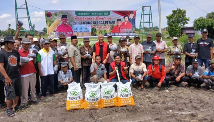 Reses Di Karang Anyar Deli Serdang, Sutarto Serahkan Bantuan Bibit Jagung Ke Petani
