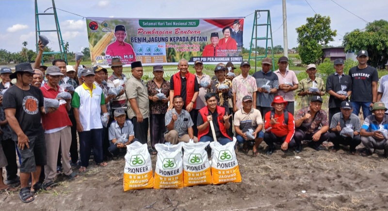 Reses Di Karang Anyar Deli Serdang, Sutarto Serahkan Bantuan Bibit Jagung Ke Petani