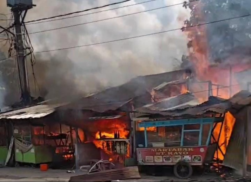 Api Rokok Diduga Penyebab 9 Kios Di Marindal Terbakar