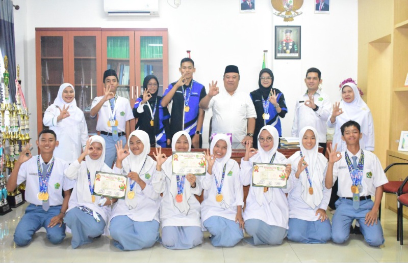 Marching Band MAN 3 Medan Raih Juara Umum Porkot Medan 2025