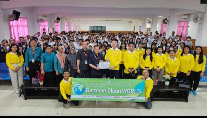 WeLoveU Gelar Gerakan Clean WORLD Sedunia Bersama Para Remaja