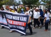 Ratusan TKS Nakes Tapteng Demo Di Depan Kantor Bupati, Ketua DPRD Turun Langsung Temui Massa