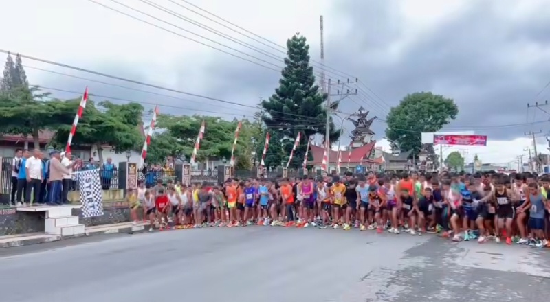 Polres Dairi Amankan KONI Dairi Run 5K, Ribuan Pelajar Ikut Serta