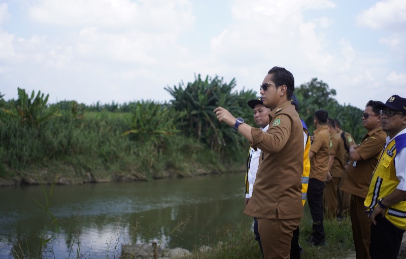 Rico Waas Tinjau Pekerjaan Floodway Sikambing-Belawan