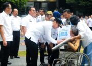 Rico Waas Terima Piagam Penghargaan, Program Empowering Kepling Jadikan Medan Kota Pertama Di Indonesia Perluas  Perlindungan BPJS Ketenagakerjaan