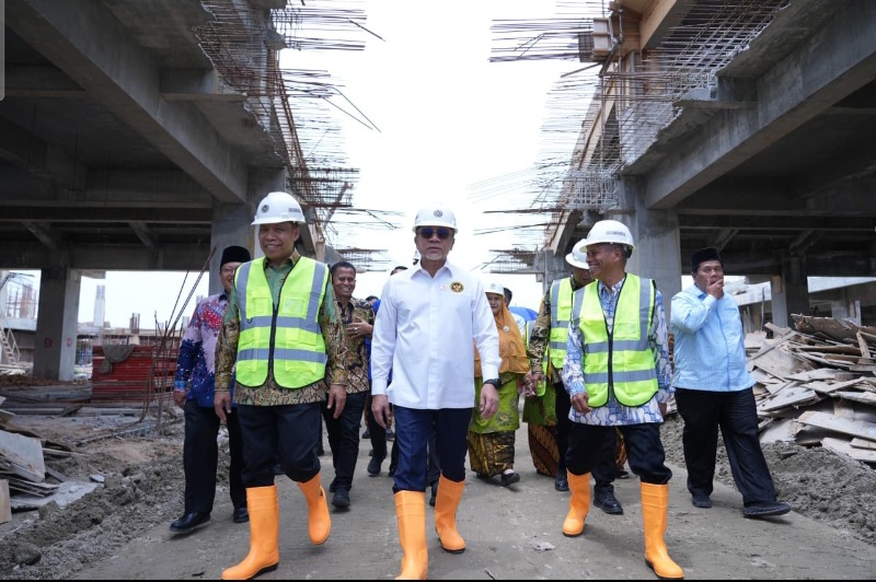 Menko Pangan RI Tinjau Kampus Terpadu UMSU Resmikan SPPG Dan Peletakan Batu Pertama Greenhouse
