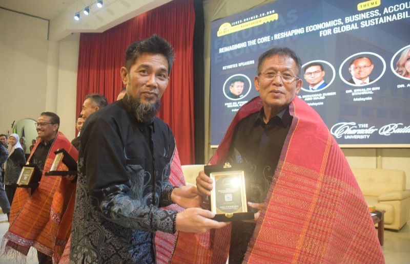 IECES FE Unimed 2025, Prof Syawal: Pendidikan Berperan Penting Wujudkan Ekonomi Berkelanjutan