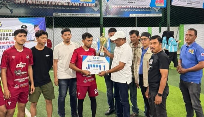 Lhok Mambang Juara Turnamen Futsal KNPI Gandapura Cup III