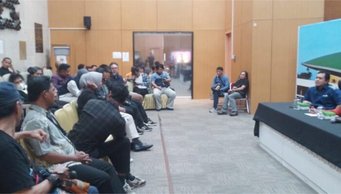 Ironis, DPR Soroti Dana Pemda Yang Mengendap