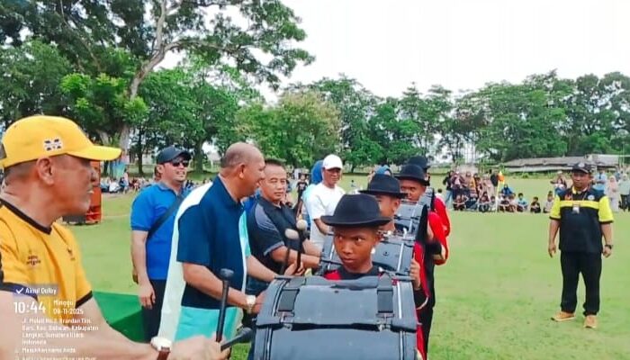 Ketua KONI Langkat H Syah Afandin Buka Festival Drum Band Sumut 2025 