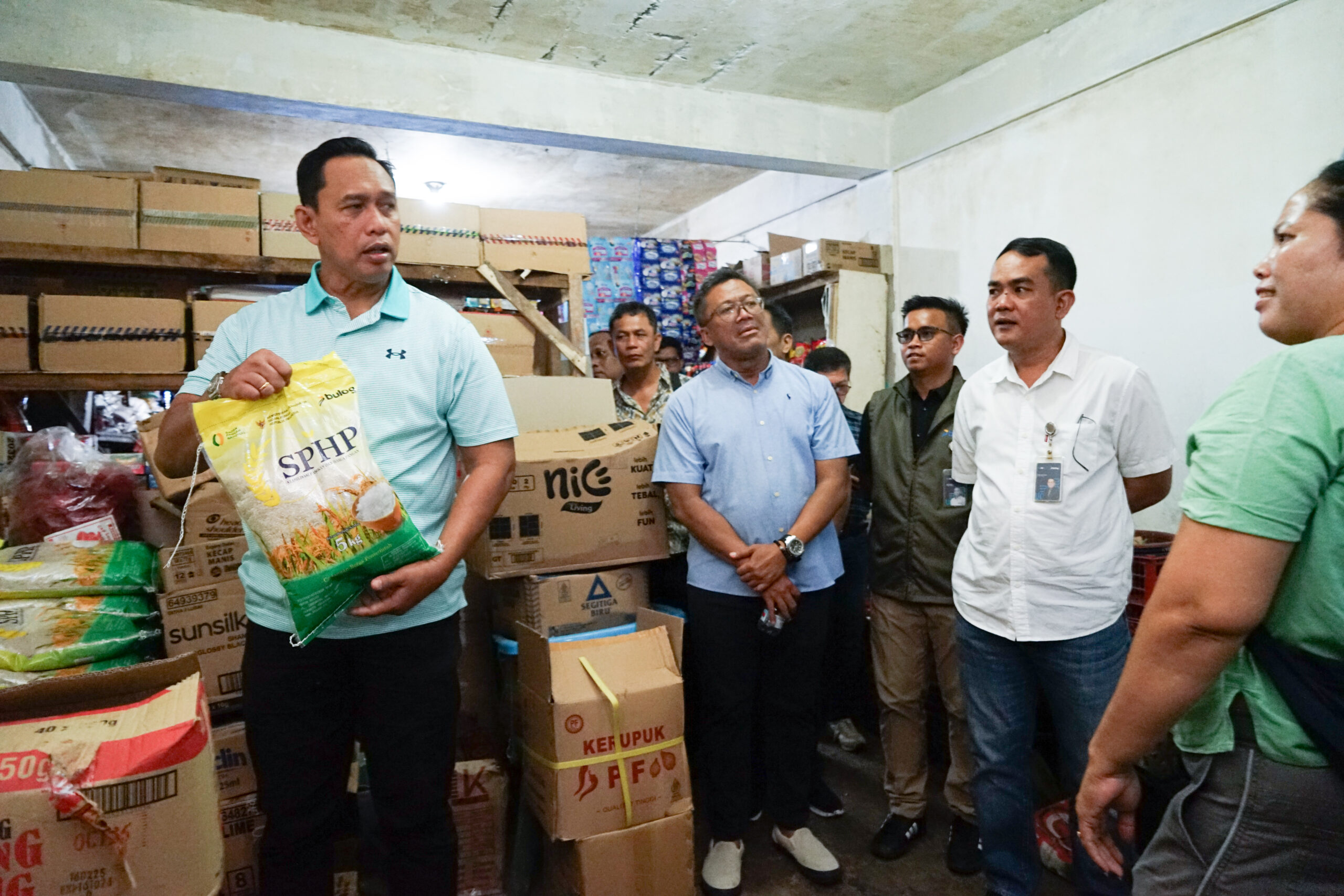 Dirut Bulog Sidak Pasar Di Medan, Pastikan Harga Beras Stabil Jelang Nataru