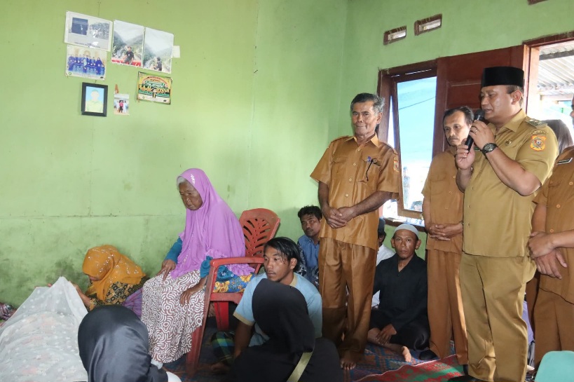Wabup Dairi Sampaikan Duka Mendalam Atas Meninggalnya Warga Berampu