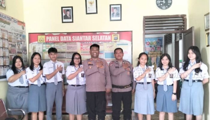 Siswa SMA Kalam Kudus Kunjungi Polsek Siantar Selatan