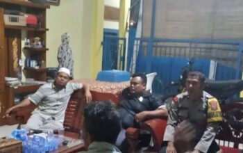 Bhabinkamtibmas Polsek Sosa Damaikan Kasus Pemukulan Lewat Mediasi