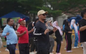 Minggu Sehat Di SBBK, Bupati Labusel Ajak Warga Senam Bersama