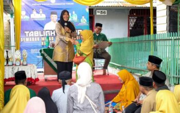 Herlina Semarakkan Milad Muhammadiyah Dengan Kuis Berhadiah Di Kelurahan Tomuan