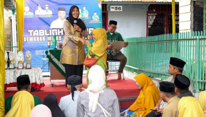 Herlina Semarakkan Milad Muhammadiyah Dengan Kuis Berhadiah Di Kelurahan Tomuan