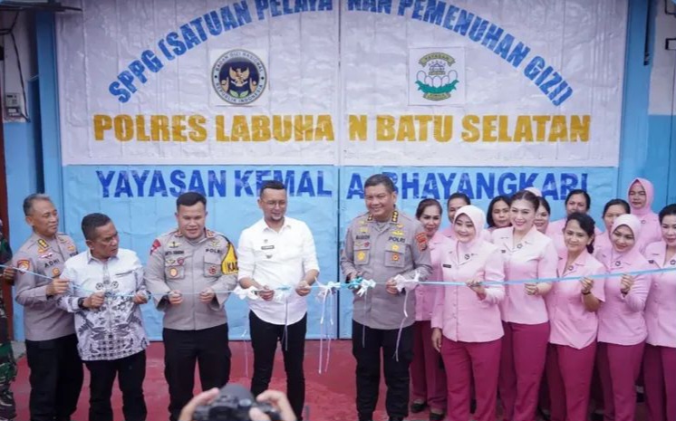 Bupati Labusel Dan Irwasda Polda Sumut Resmikan SPPG Polres Labusel 1