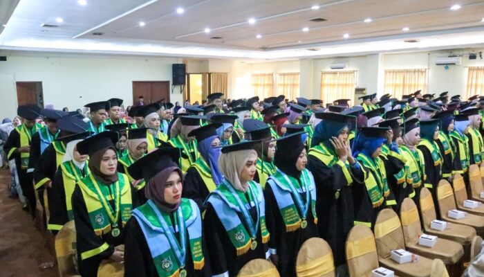 Asisten III Dedi Tunasto Hadiri Wisuda Sarjana STAI UISU, Wakili Wali Kota Pematangsiantar