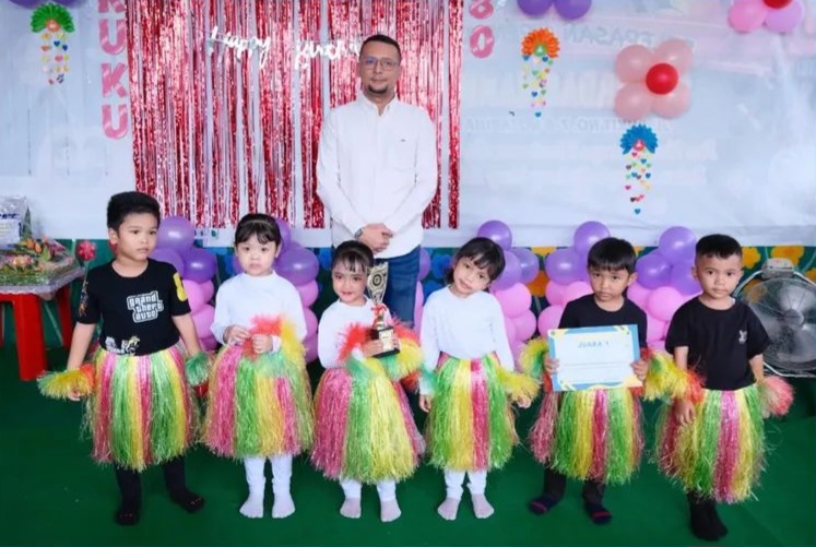 Bupati Labusel Apresiasi Guru Cermari Di Perayaan Hari Guru