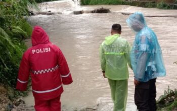 Polsek Siantar Martoba Pantau Sungai Antisipasi Banjir