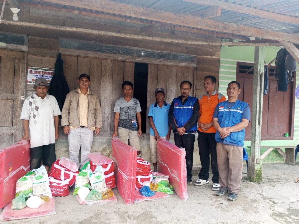 Pemkab Pakpak Bharat Salurkan Bantuan Korban Longsor
