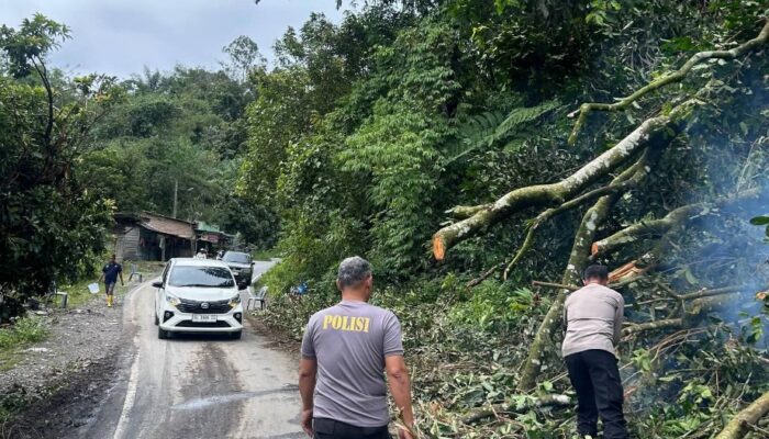 Longsor Pakpak Bharat, Polisi Siaga Cegah Macet Dan Pungli