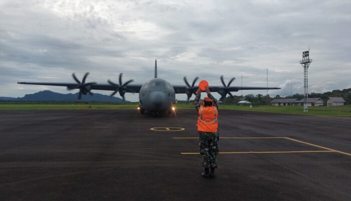 Hercules TNI AU Kirim 7 Ton Bantuan Ke Tapanuli Tengah
