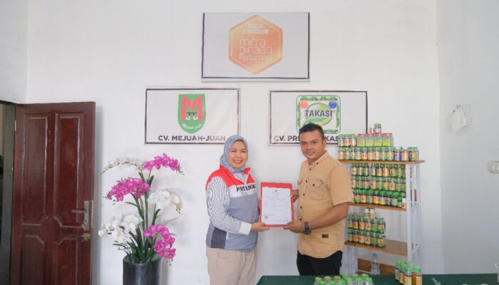 Didukung Pertamina, Minyak Karo Takasi Menjuah Juah Raih Sertifikat Halal